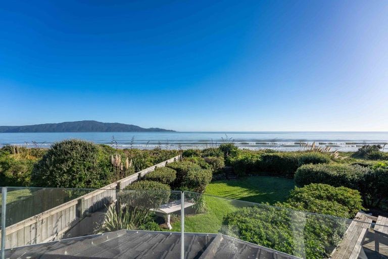 Photo of property in 17 Oratia Street, Waikanae Beach, Waikanae, 5036