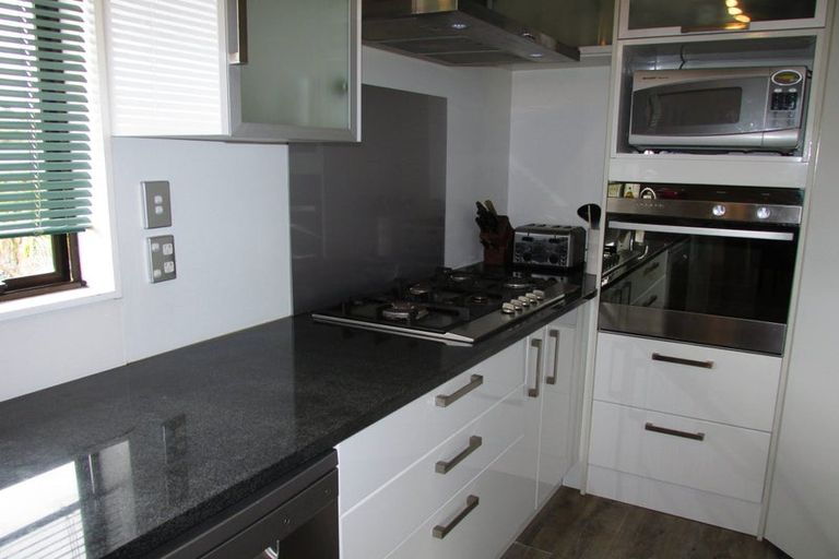 Photo of property in 2 Corric Hill, Torbay, Auckland, 0630