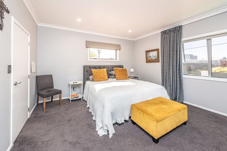 Photo of property in 3 Kamahi Street, Castlecliff, Whanganui, 4501