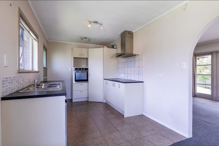 Photo of property in 51 Tirimoana Road, Te Atatu South, Auckland, 0602