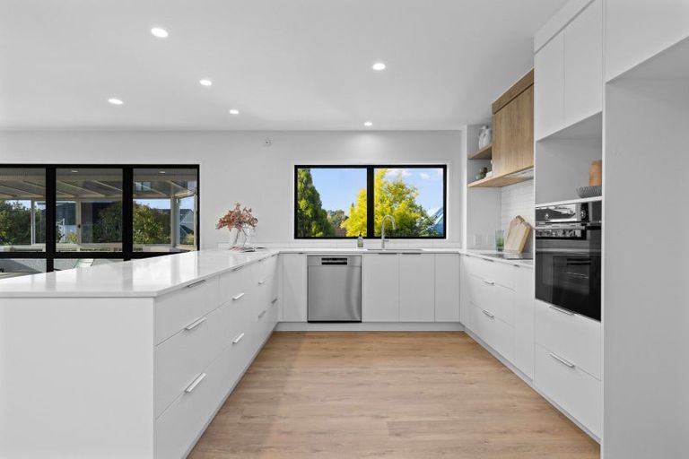 Photo of property in 18a Burn-murdoch Street, St Andrews, Hamilton, 3200