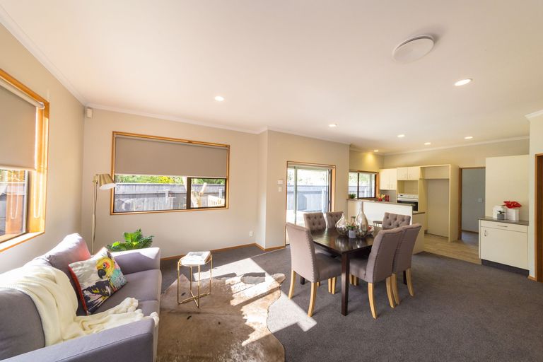 Photo of property in 40 Weston Avenue, Roslyn, Palmerston North, 4414