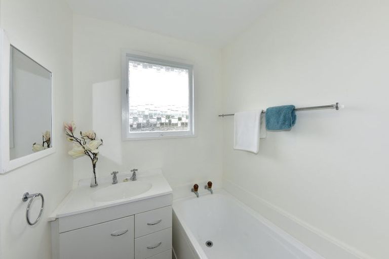 Photo of property in 2/69 Shortland Street, Wainoni, Christchurch, 8061