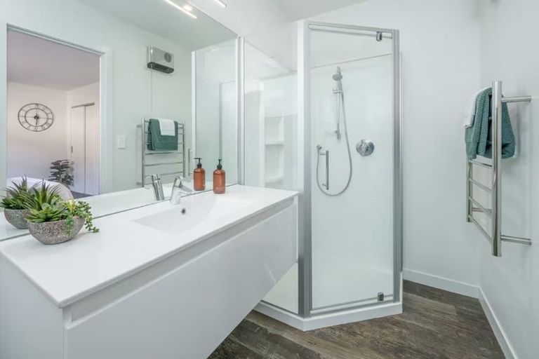 Photo of property in 5 Lorne Street, Lake Hayes, Queenstown, 9304