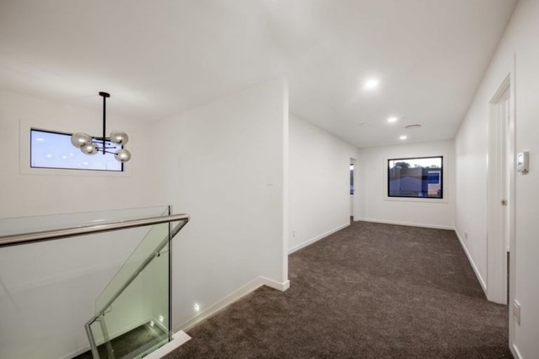 Photo of property in 4 Ahorangi Road, Silverdale, 0932