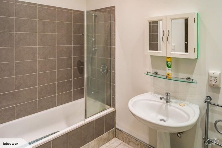 Photo of property in 2/219 The Terrace, Wellington Central, Wellington, 6011