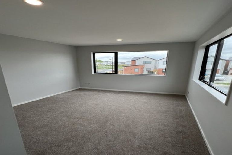 Photo of property in 5 Combat Street, Papakura, 2110