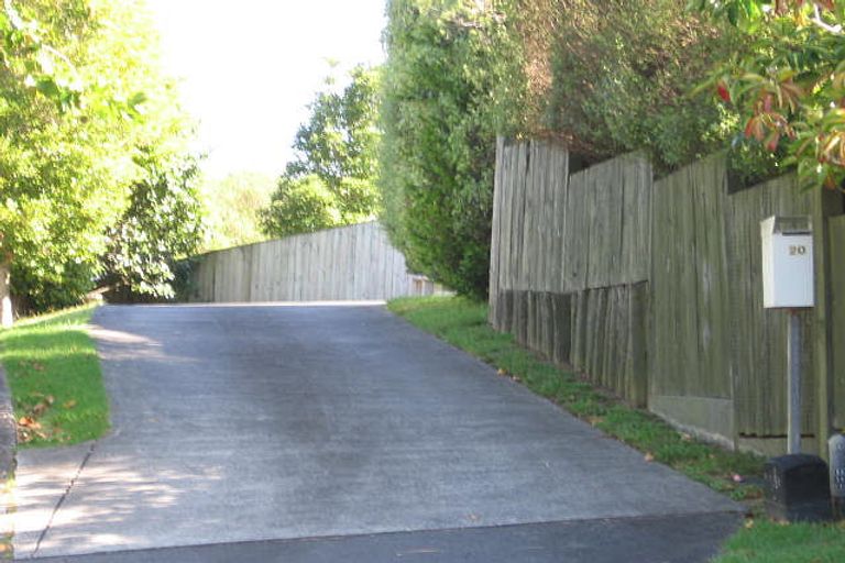 Photo of property in 20 Cottam Grove, Northcross, Auckland, 0632