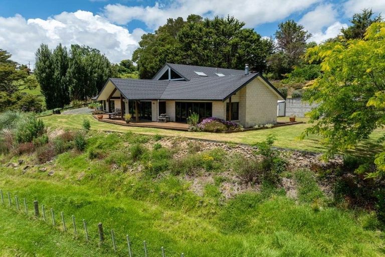 Photo of property in 87 Hurndall Street East, Maungaturoto, 0520