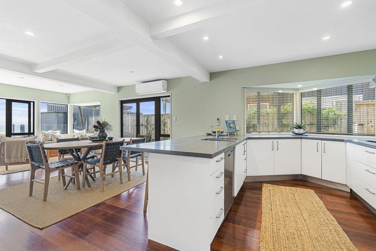 Photo of property in 18 Hine Street, New Plymouth, 4310