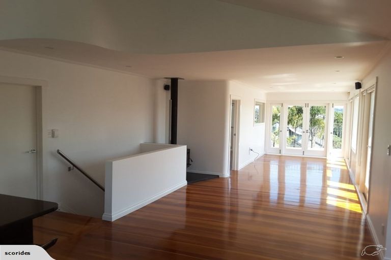 Photo of property in 2/128 Aberdeen Road, Campbells Bay, Auckland, 0620