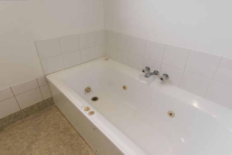 Photo of property in 2 London Place, Judea, Tauranga, 3110