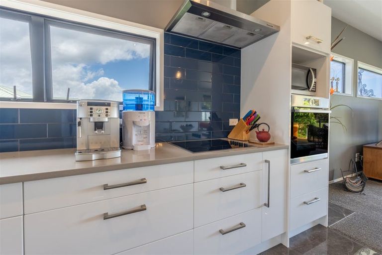 Photo of property in 33 Hihitahi Rise, Paihia, 0200