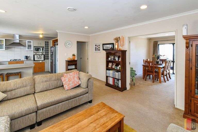 Photo of property in 204 Wattle Farm Road, Wattle Downs, Auckland, 2103