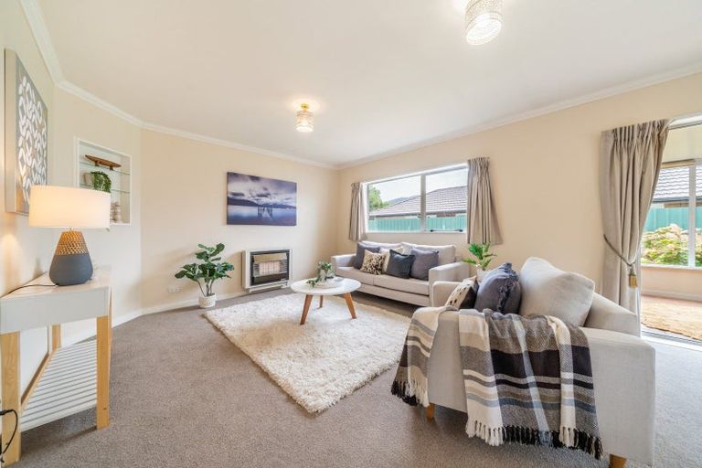 Photo of property in 3 Oak Street, Ebdentown, Upper Hutt, 5018