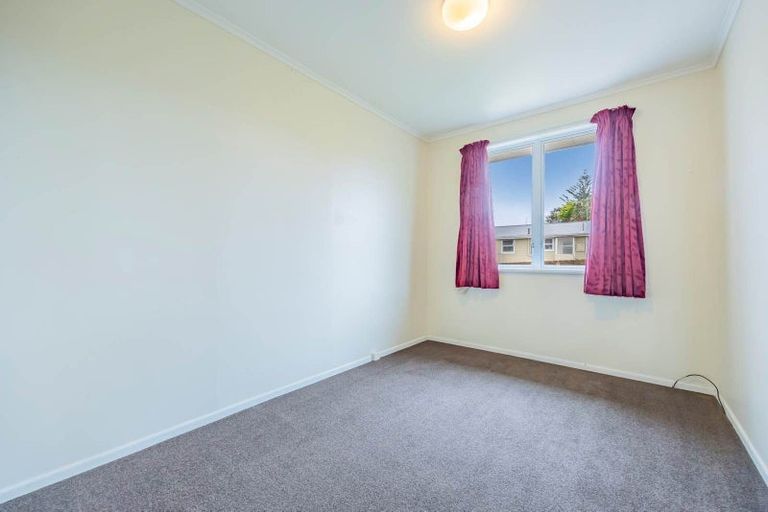 Photo of property in 57a Tiroroa Avenue, Te Atatu South, Auckland, 0610
