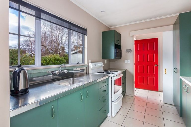 Photo of property in 2/12 Parata Street, Two Mile Bay, Taupo, 3330