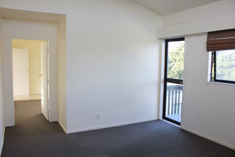 Photo of property in 9 Rangitane Street, Maupuia, Wellington, 6022