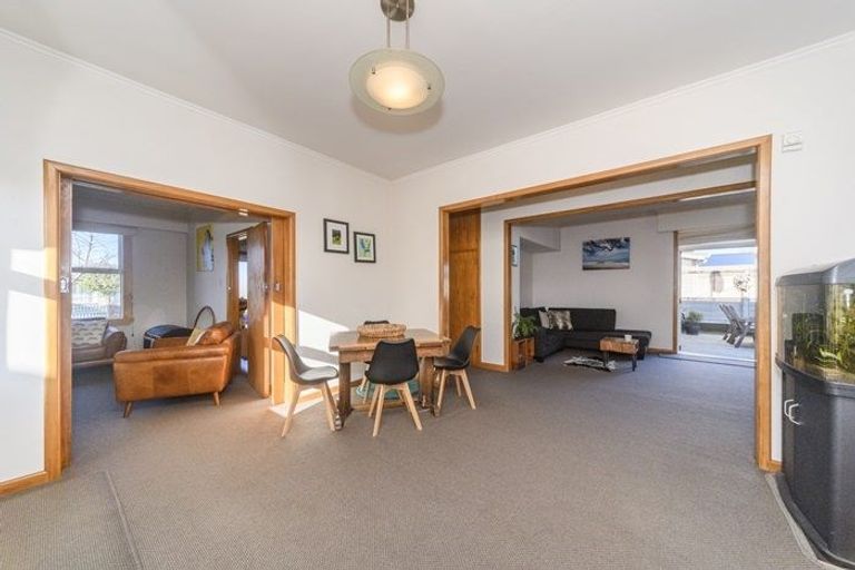 Photo of property in 6 Innes Place, Roslyn, Palmerston North, 4414