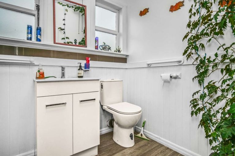 Photo of property in 58 Wakefield Street, Westport, 7825