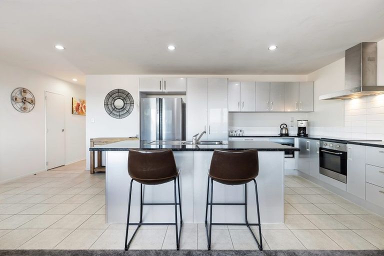 Photo of property in 9/12 Schnapper Rock Road, Schnapper Rock, Auckland, 0632