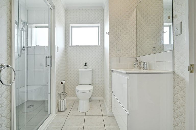 Photo of property in 1/217 Mcleod Street, Camberley, Hastings, 4120