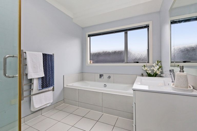 Photo of property in 14 Pacific Avenue, Poraiti, Napier, 4112