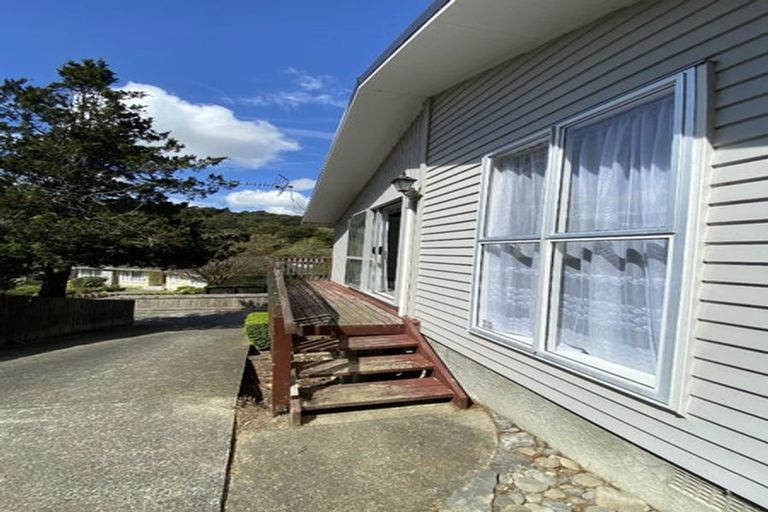 Photo of property in 30 Deller Grove, Silverstream, Upper Hutt, 5019