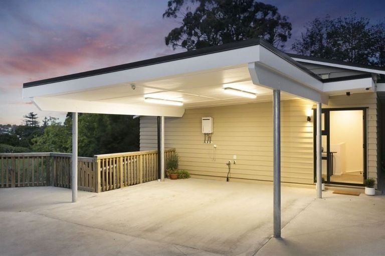 Photo of property in 2/15d Verran Road, Birkenhead, Auckland, 0626