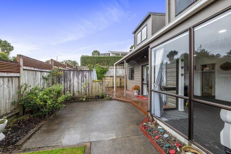 Photo of property in 92 Heta Road, Highlands Park, New Plymouth, 4312