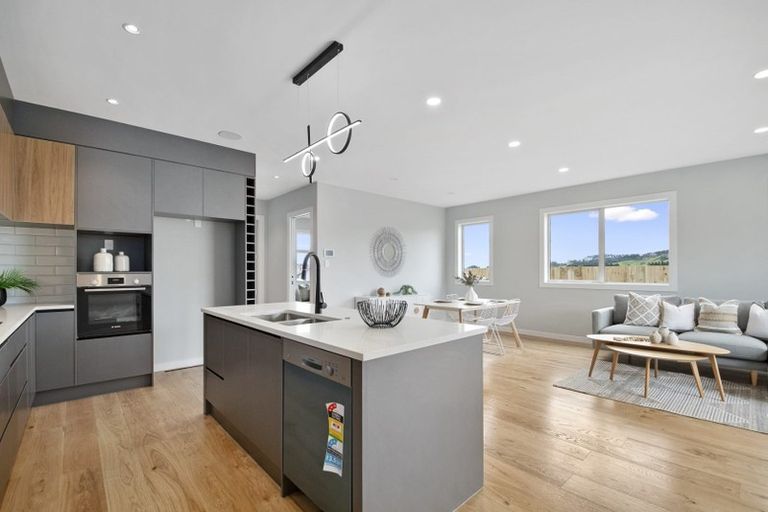 Photo of property in 17 Minerva Avenue, Helensville, 0800