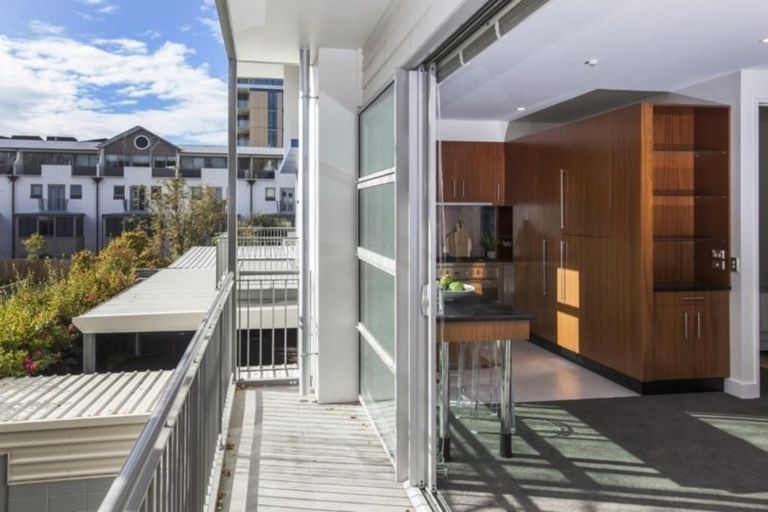 Photo of property in Braemar Apartments, 2/2 Cranmer Square, Christchurch Central, Christchurch, 8013