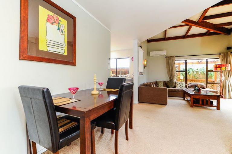 Photo of property in 1/31 Tane Street, New Lynn, Auckland, 0600
