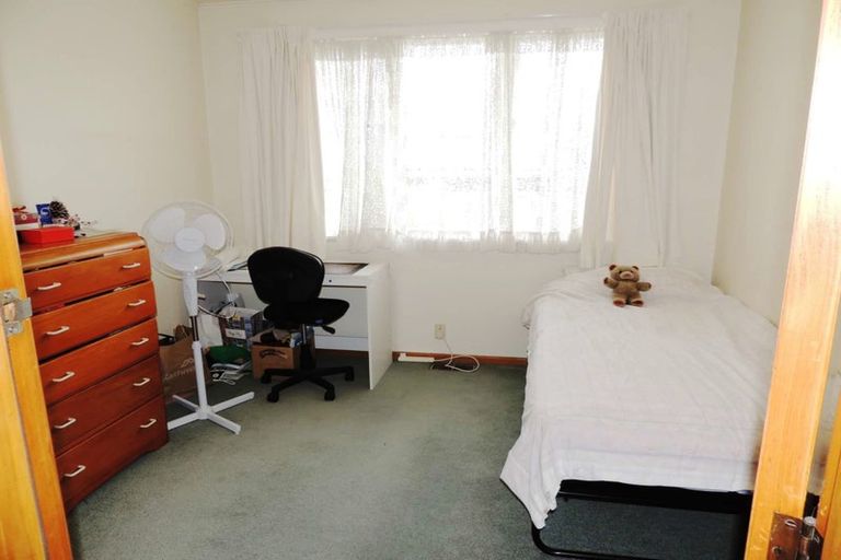 Photo of property in 18 Lavelle Road, Henderson, Auckland, 0612