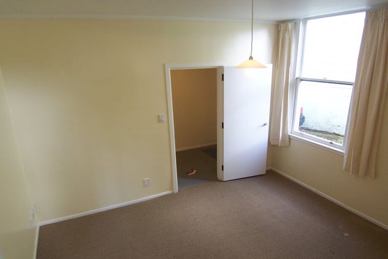 Photo of property in 140 Tasman Street, Mount Cook, Wellington, 6021
