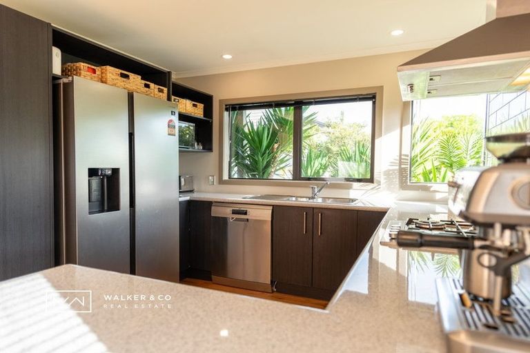 Photo of property in 7 Percy Kinsman Crescent, Riverstone Terraces, Upper Hutt, 5018