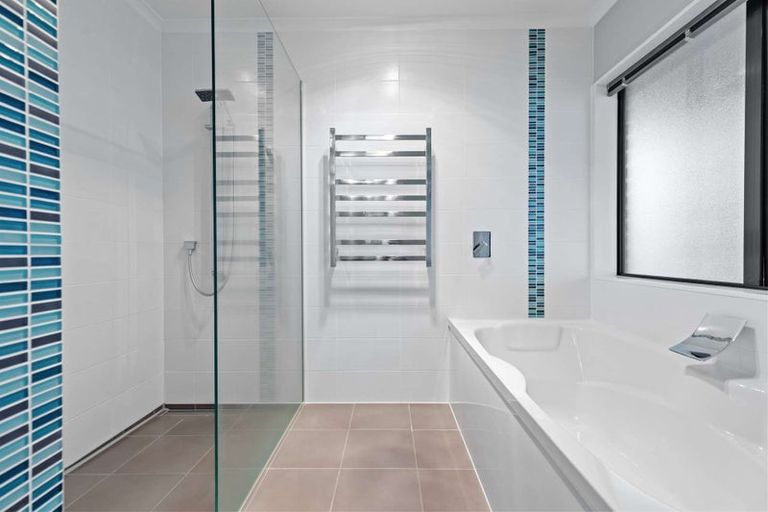 Photo of property in 36 Caulfield Place, Pukehangi, Rotorua, 3015