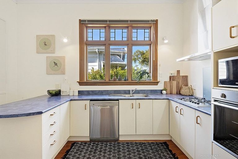 Photo of property in 26 Grove Road, Kelburn, Wellington, 6012