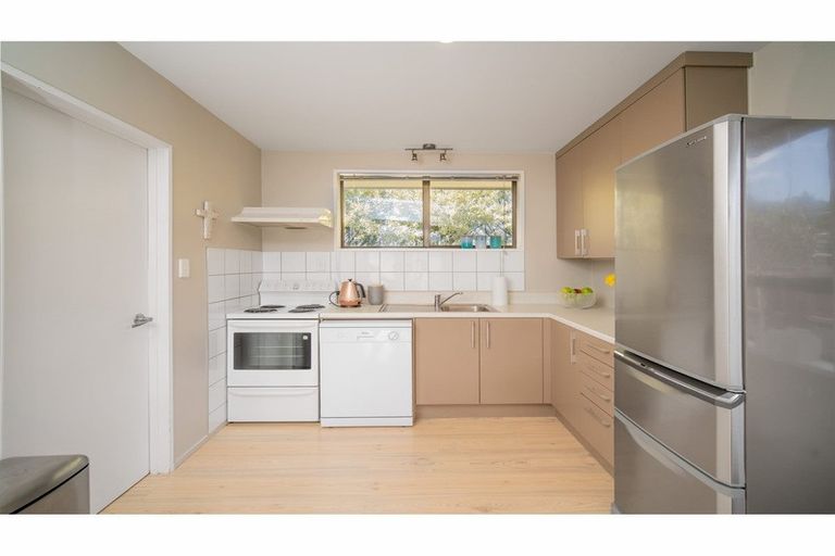 Photo of property in 2/323 Sawyers Arms Road, Bishopdale, Christchurch, 8053