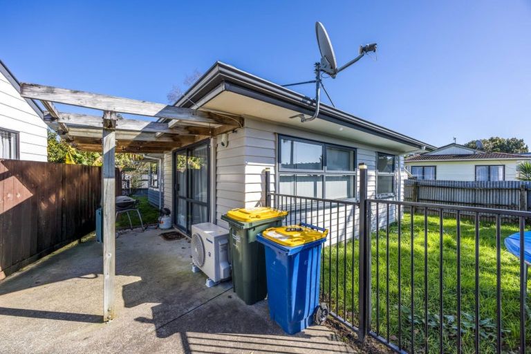Photo of property in 42 Luanda Drive, Ranui, Auckland, 0612