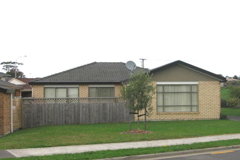 Photo of property in 1b Charlenne Close, Ranui, Auckland, 0612