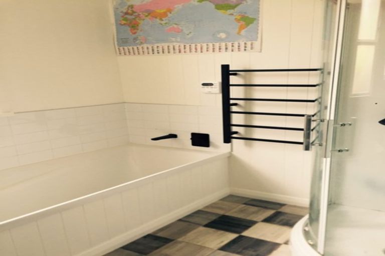 Photo of property in 34 Crawford Road, Kilbirnie, Wellington, 6022