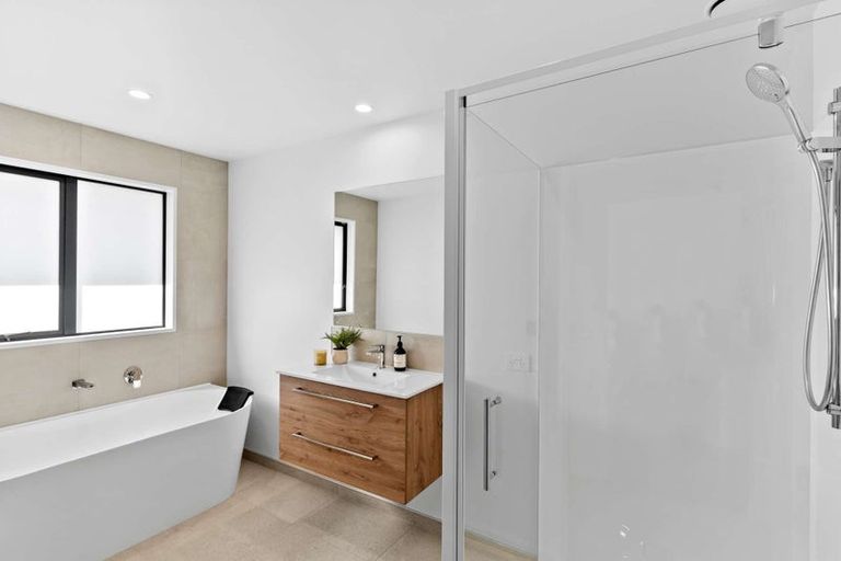 Photo of property in 12c Wykes Place, Amberley, 7410