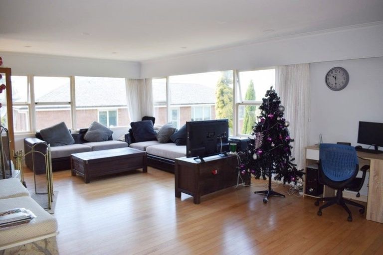 Photo of property in 13 Peter Terrace, Castor Bay, Auckland, 0620