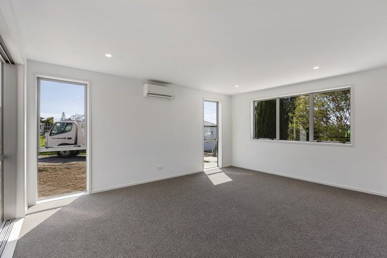Photo of property in 47a Lynwood Road, New Lynn, Auckland, 0600