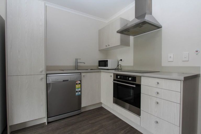 Photo of property in 33 Chiefs Court, Hamilton East, Hamilton, 3216