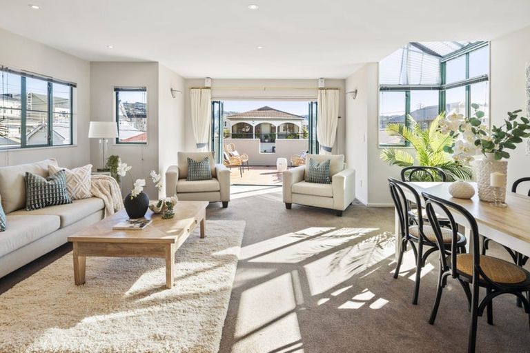 Photo of property in 107 Austin Street, Mount Victoria, Wellington, 6011