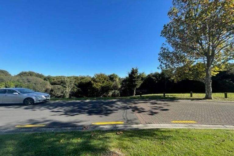 Photo of property in 2/27 Kellaway Drive, East Tamaki, Auckland, 2013