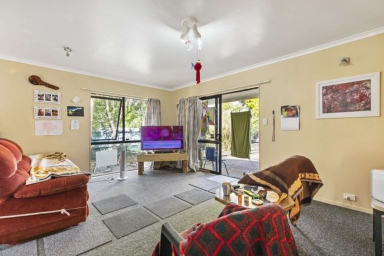 Photo of property in 42 Vina Place, Massey, Auckland, 0614