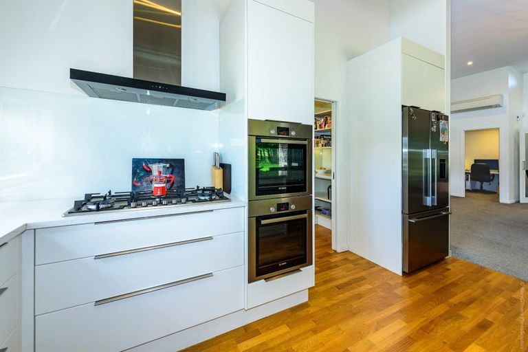 Photo of property in 28 Oakgrove Drive, Rangiora, 7400